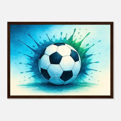 Poster „Momentum – The Heart of Soccer“ im dunkelbraunen Holzrahmen – stilvolle Fußball Wanddekoration für Wohnzimmer oder Büro.