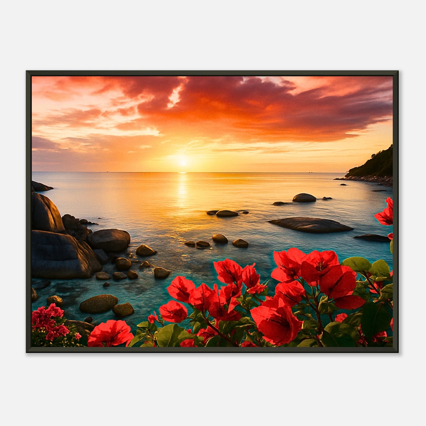 Coastal Glow – Sunset & Blossoms Poster im schwarzen Metallrahmen mit tropischem Sonnenuntergang und roten Blüten – leuchtende Meereskunst von Defa Designs.