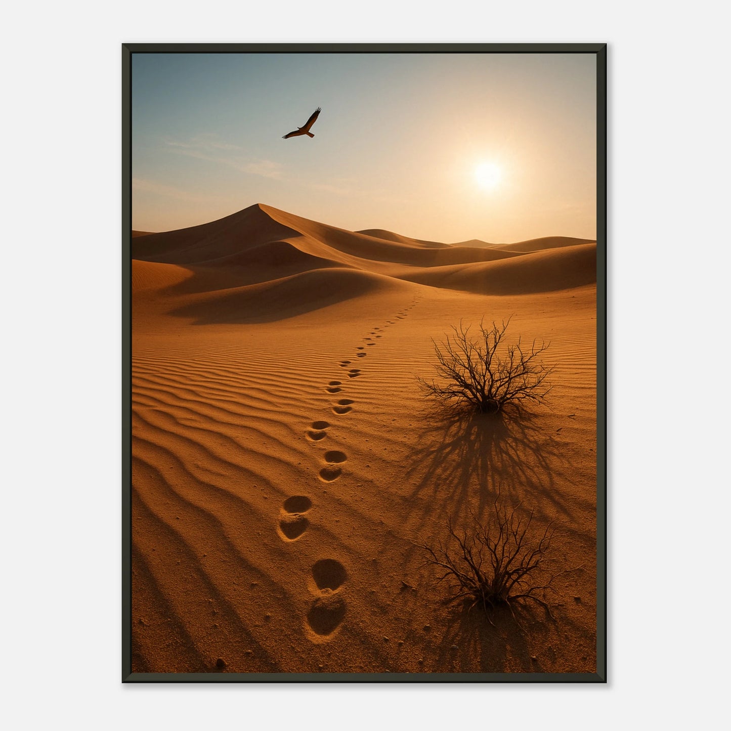 Desert Journey Poster – goldene Wüstendünen unter glühender Sonne im schwarzen Metallrahmen. Minimalistische Landschaftskunst von Defa Designs.