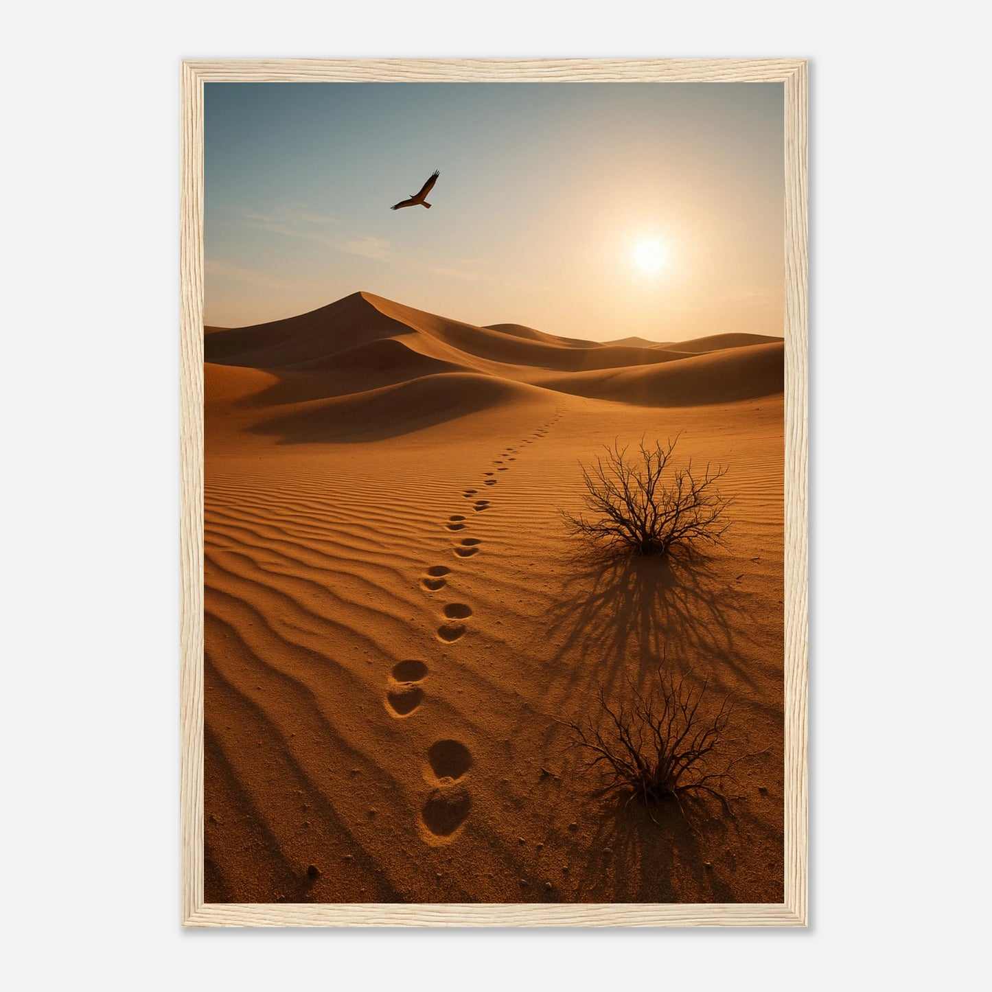 Desert Journey Poster mit hellbraunem Holzrahmen – warme Wüstenlandschaft als dekoratives Wandbild