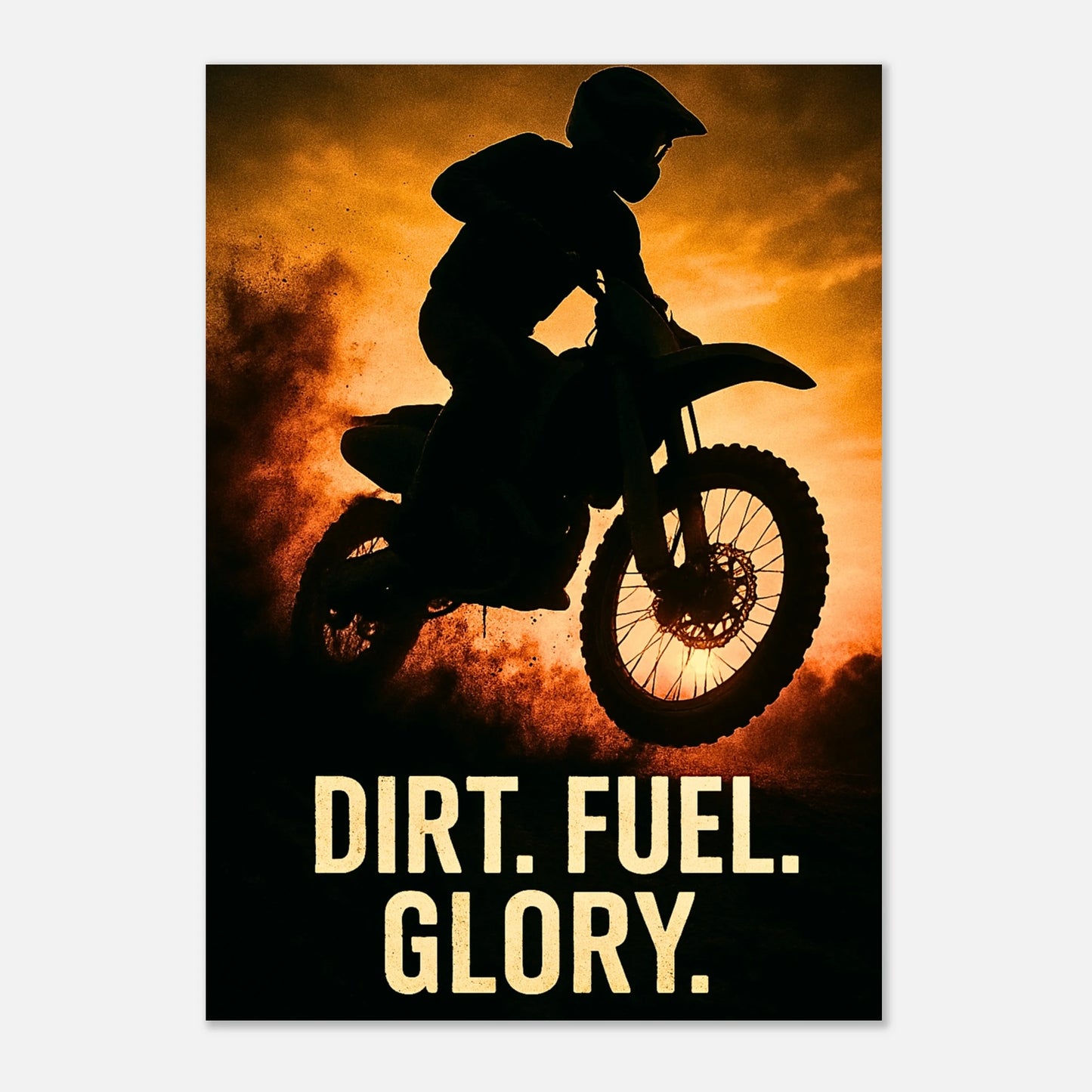 „Dirt. Fuel. Glory.“ Motocross Poster als auffällige Wanddekoration in modernem Wohnzimmer, perfekte Motorsport-Deko