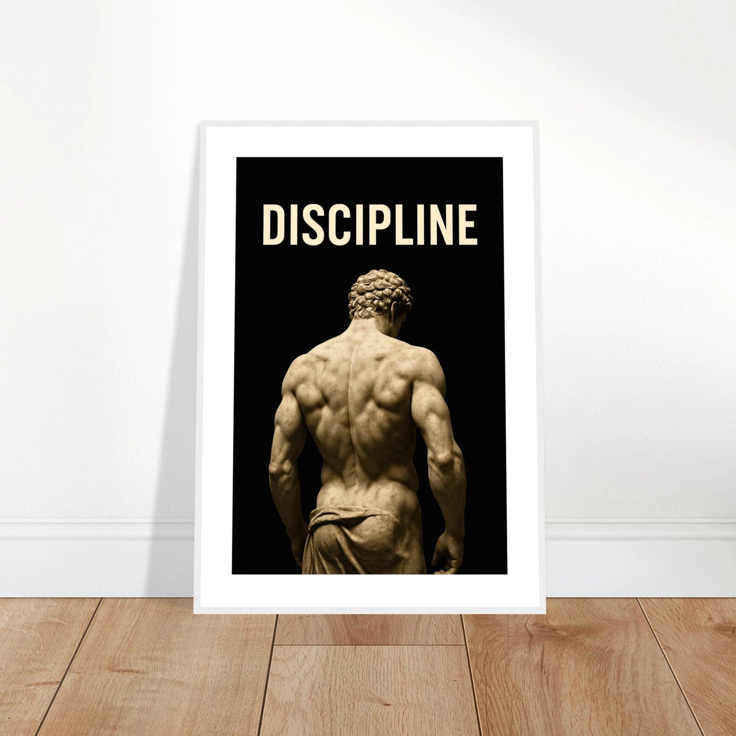 Discipline – Sculpted by Will Poster an die Wand gelehnt – minimalistisches Gym Wandbild mit Bodybuilder. Motivationskunst für Männer, Frauen und Fitnessliebhaber weltweit – von Defa Designs.