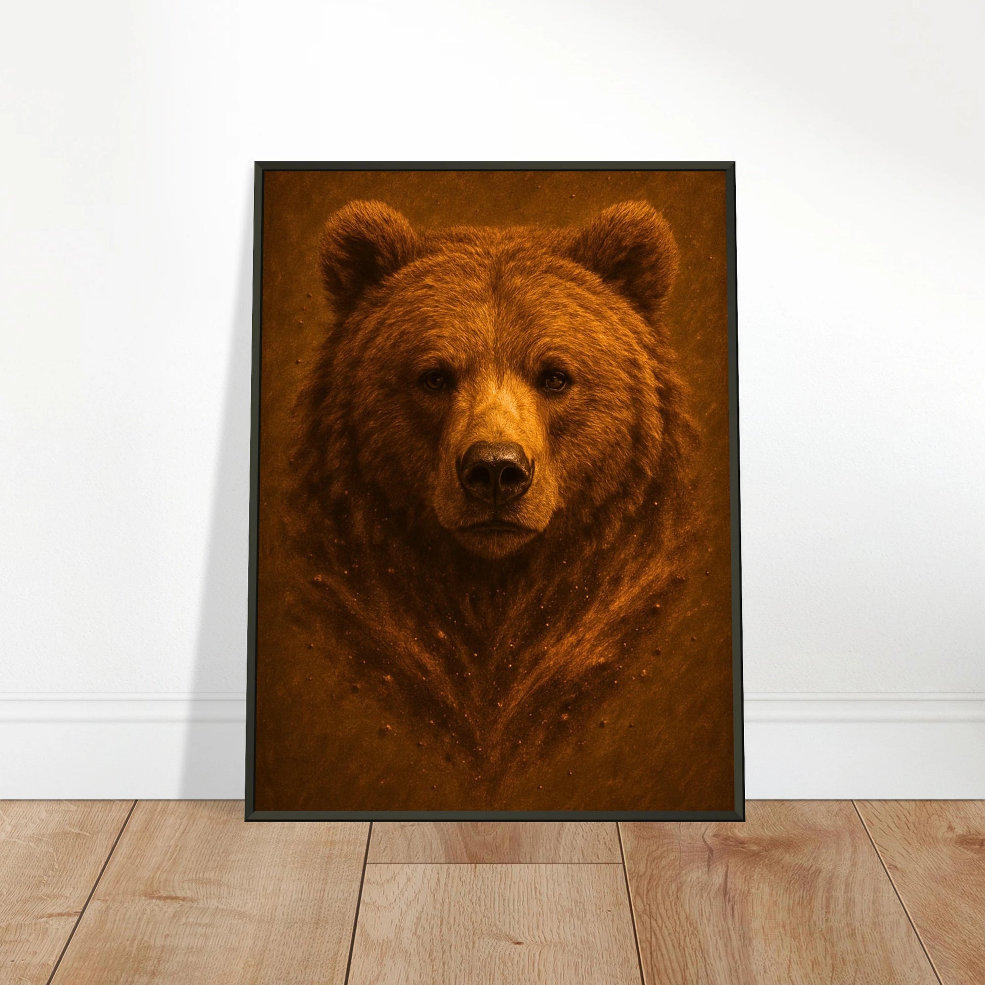 Earthside Poster mit Bärenmotiv, angelehnt an Wand auf Holzfläche – natürliche Tierkunst mit minimalistischer Wirkung im schwarzen Metallrahmen.