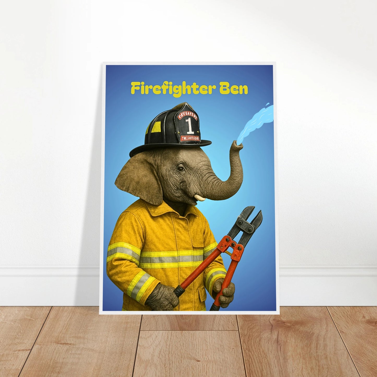Firefighter Ben Elefanten Poster angelehnt an die Wand – farbenfrohe Kunst im Feuerwehrstil für moderne Deko.