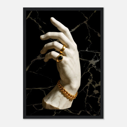 Gilded Touch Wandbild im schwarzen Rahmen – moderne Kunst mit goldener Hand auf dunklem Marmor. Exklusives Luxusposter für elegante Innenräume – von Defa Designs.