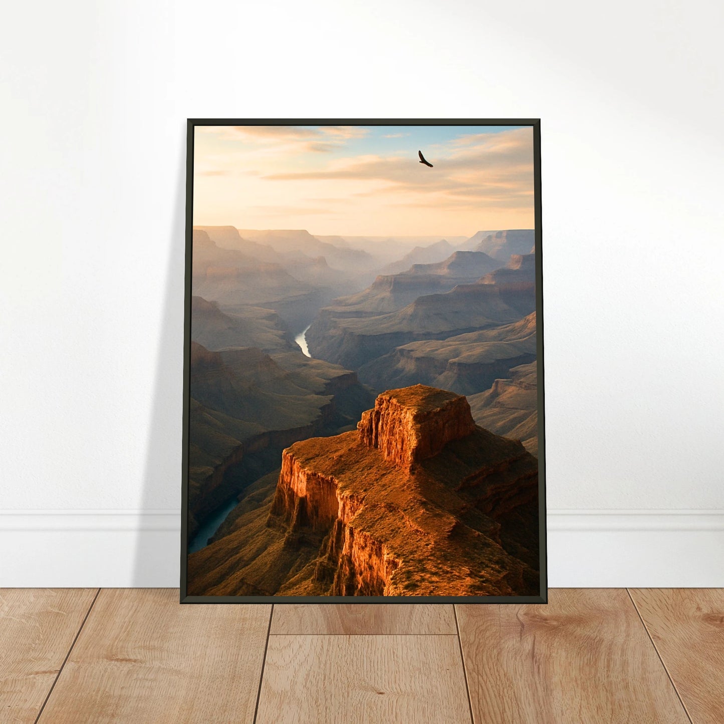 Majesty Unbound Poster an die Wand gelehnt – Grand Canyon Motiv im minimalistischen Stil, bringt Ruhe und Weite in jeden Raum.