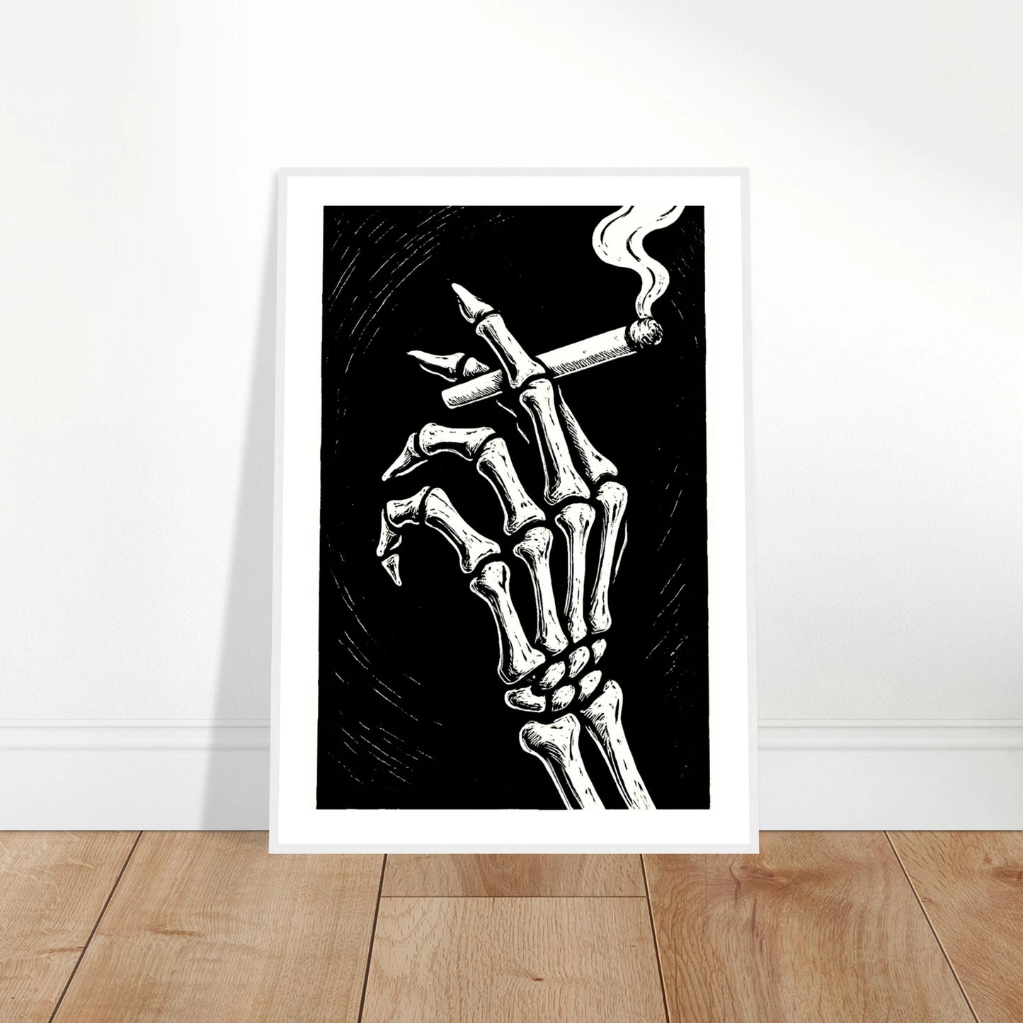 Last Smoke Poster an die Wand gelehnt – ausdrucksstarkes Schwarz-Weiß-Poster mit skelettierter Hand und Zigarette. Stilvolle Dark-Art Wanddekoration für kreative Räume und Studios – von Defa Designs.