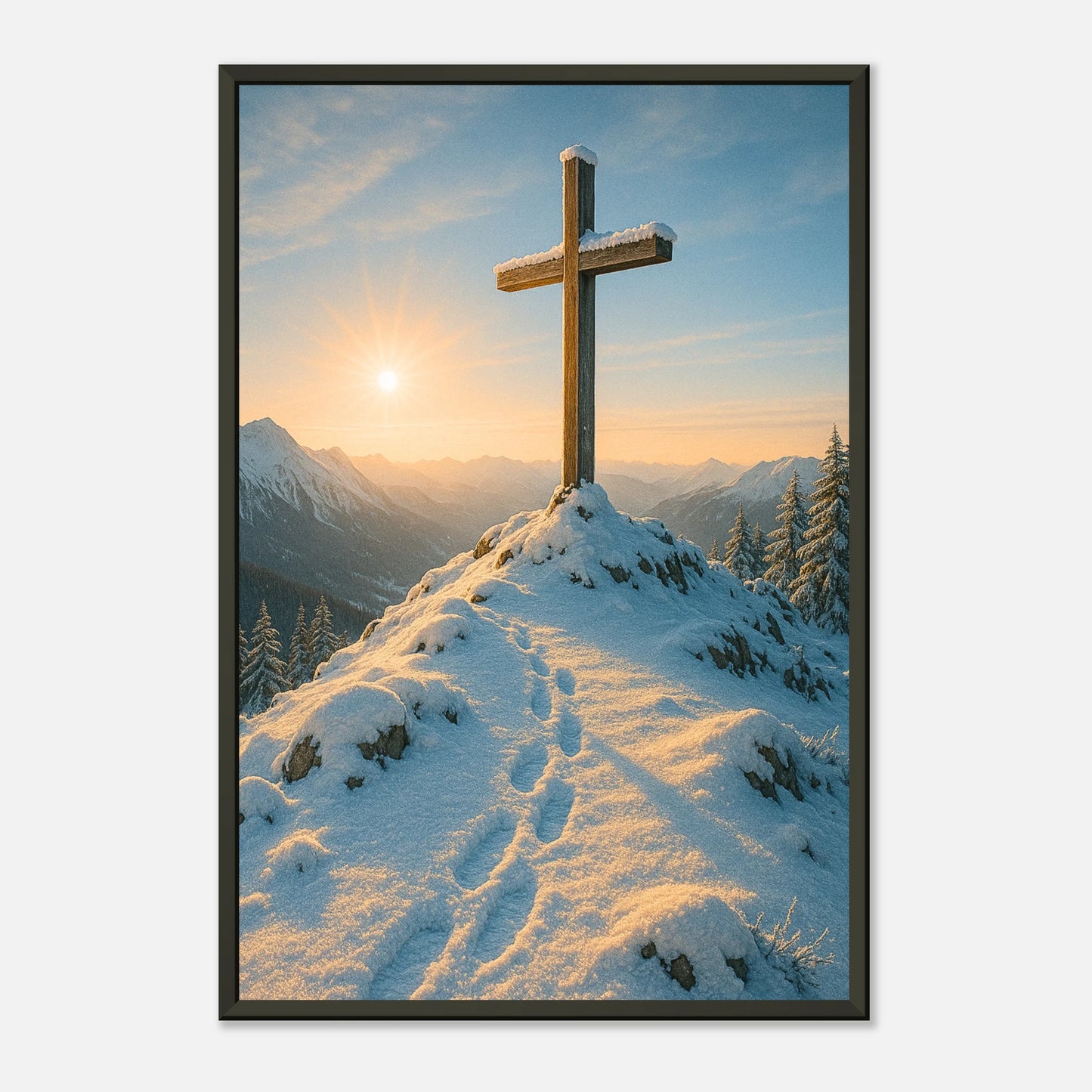 Light Over the Peaks Poster Seitenansicht – eleganter schwarzer Metallrahmen mit reflektierendem Glas, winterliche Alpenlandschaft mit Kreuz.