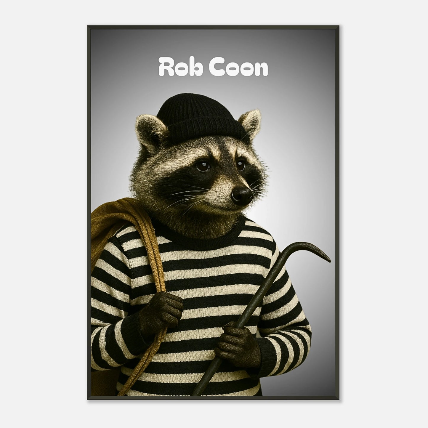 Modernes Tierposter „Rob Coon – Master of Mischief“ im schwarzen Metallrahmen – humorvolle Wandkunst mit Waschbärmotiv | DEFA Designs