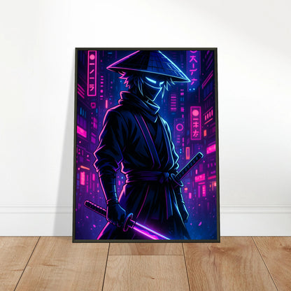 Neon Ronin Cyber Samurai Poster im schwarzen Metallrahmen an die Wand gelehnt auf Holzboden – moderne Anime Wanddeko.
