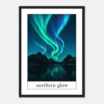 Nordlicht Poster „Northern Glow“ im schwarzen Rahmen – modernes Aurora Wandbild für Wohnzimmer und Büro