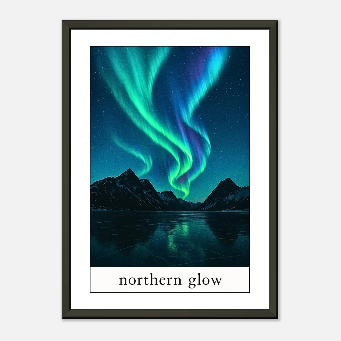 Northern Glow Nordlicht Poster mit schwarzem Metallrahmen – lebendige Lichtwellen am Nachthimmel, inspiriert von der Schönheit der Arktis, hochwertiger Kunstdruck von Defa Designs.