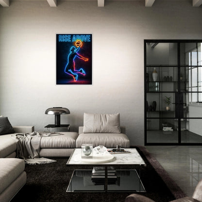 Neon Poster „Rise Above“ im modernen Wohnzimmer mit dunkler Einrichtung – sportliche Basketball Kunst für Interior Design