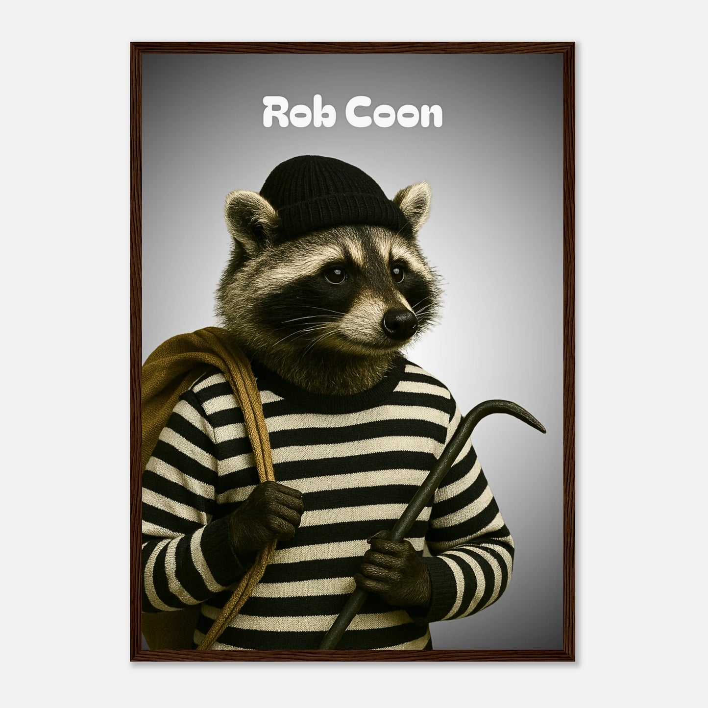 Rob Coon Poster mit dunkelbraunem Holzrahmen – moderne Tierkunst mit Waschbär als humorvolles Wandbild.