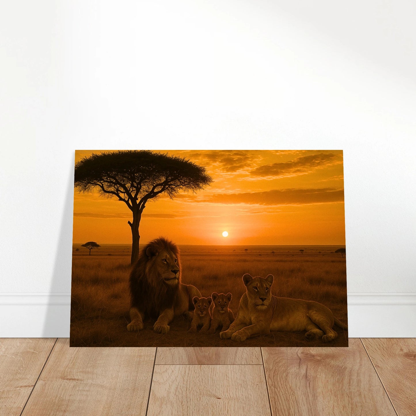 Savannah Legacy Poster – stilvolle Wandkunst mit Löwenfamilie im modernen Wohnzimmer.