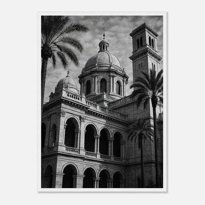 Stillness in Stone Poster im weißen Rahmen – elegantes Schwarz-Weiß-Motiv klassischer Architektur mit Kuppel und Palmen, stilvolle Wanddekoration für Wohnzimmer oder Büro – von Defa Designs.