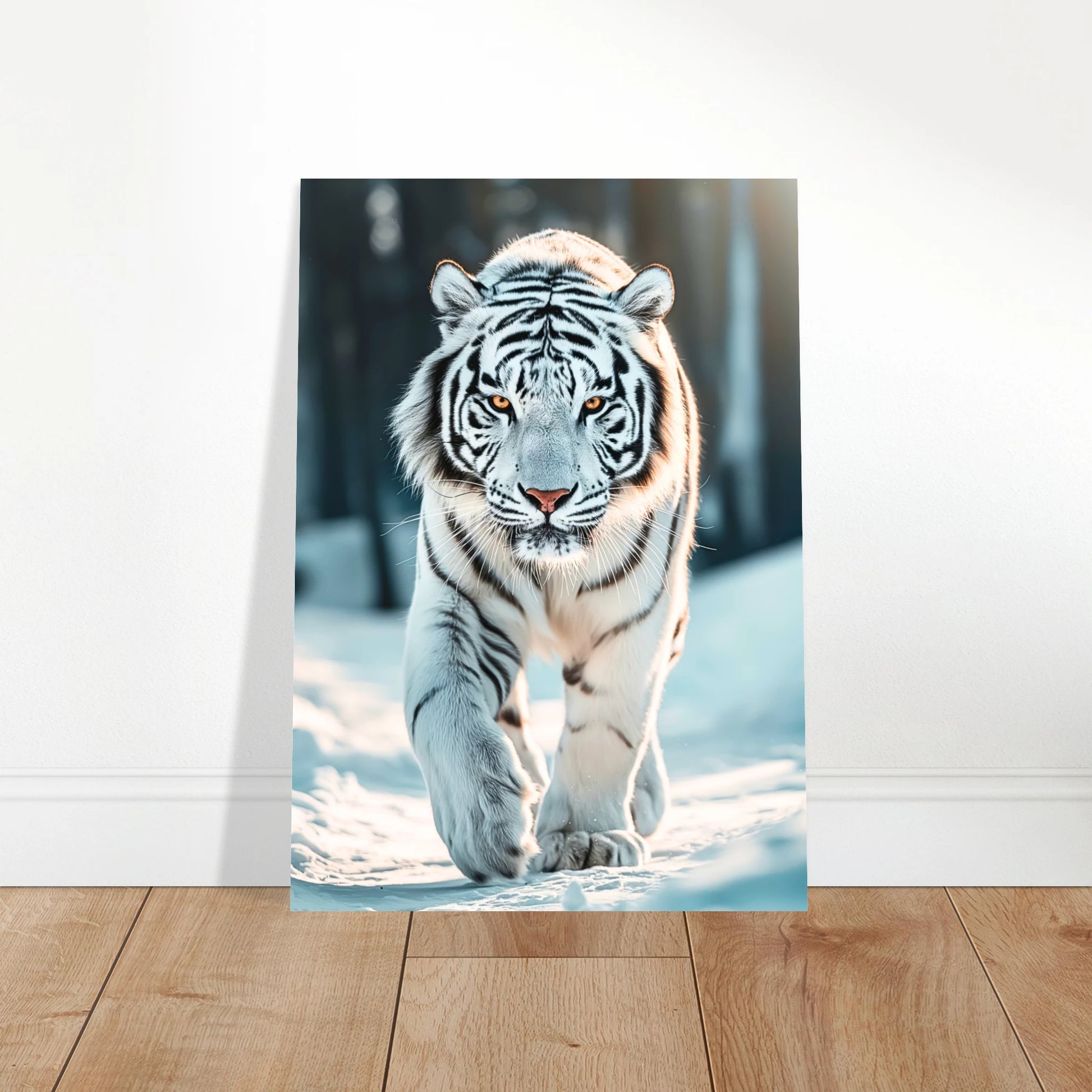 The White Tiger Poster als elegante Wanddeko im modernen, hellen Wohnzimmer