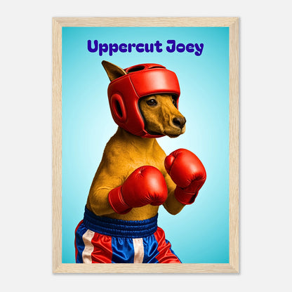 Uppercut Joey Poster im hellbraunen Holzrahmen – lustige und kraftvolle Wanddekoration mit boxendem Känguru.