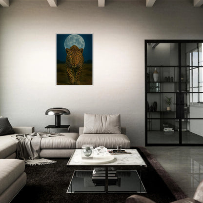 Wild Nights Leopard Poster in stilvollem Wohnbereich – mystische Wandkunst mit Leopard und Mond.
