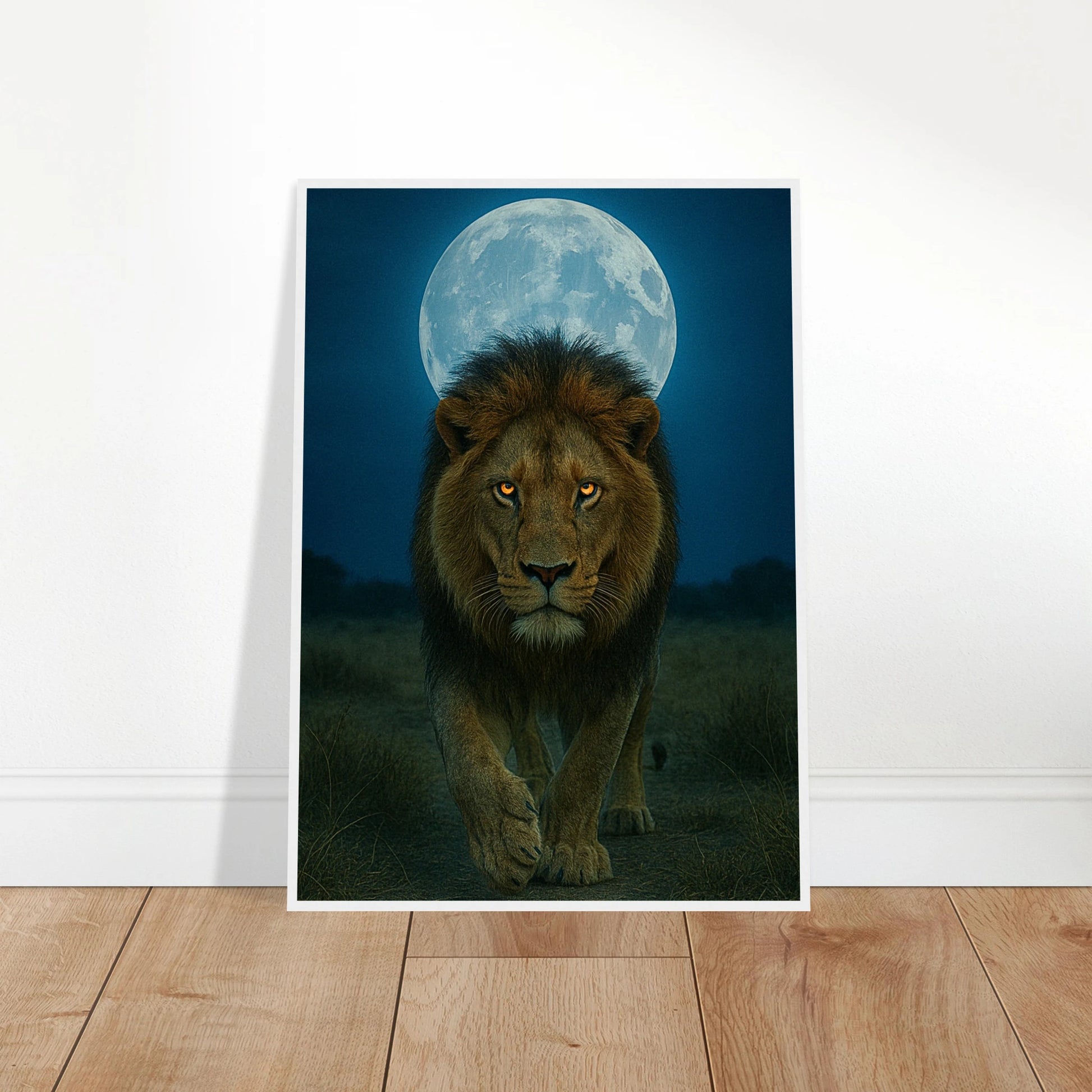 Wild Nights Löwen Poster angelehnt an die Wand – modernes Deko-Poster mit Mond und Löwe.